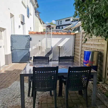 Bei Pina - Business Nahe Duesseldorf Апартаменты *