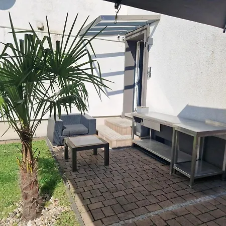 Daire Bei Pina - Business Nahe Duesseldorf