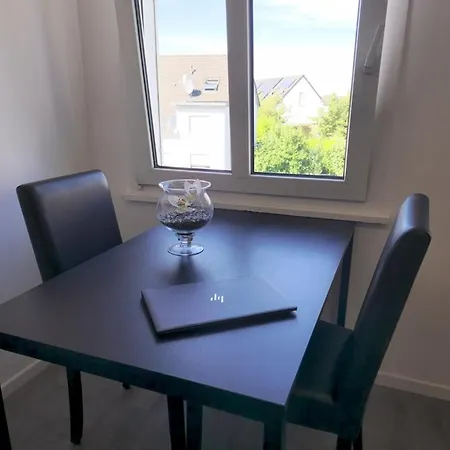 Bei Pina - Business Nahe Duesseldorf Daire Solingen
